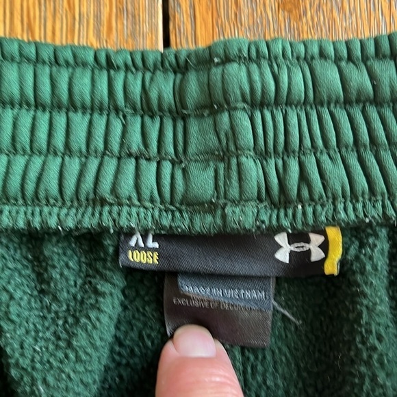 Under Armour UND North Dakota Sweatpants Green Loose Size XL Side Pockets - Picture 4 of 12